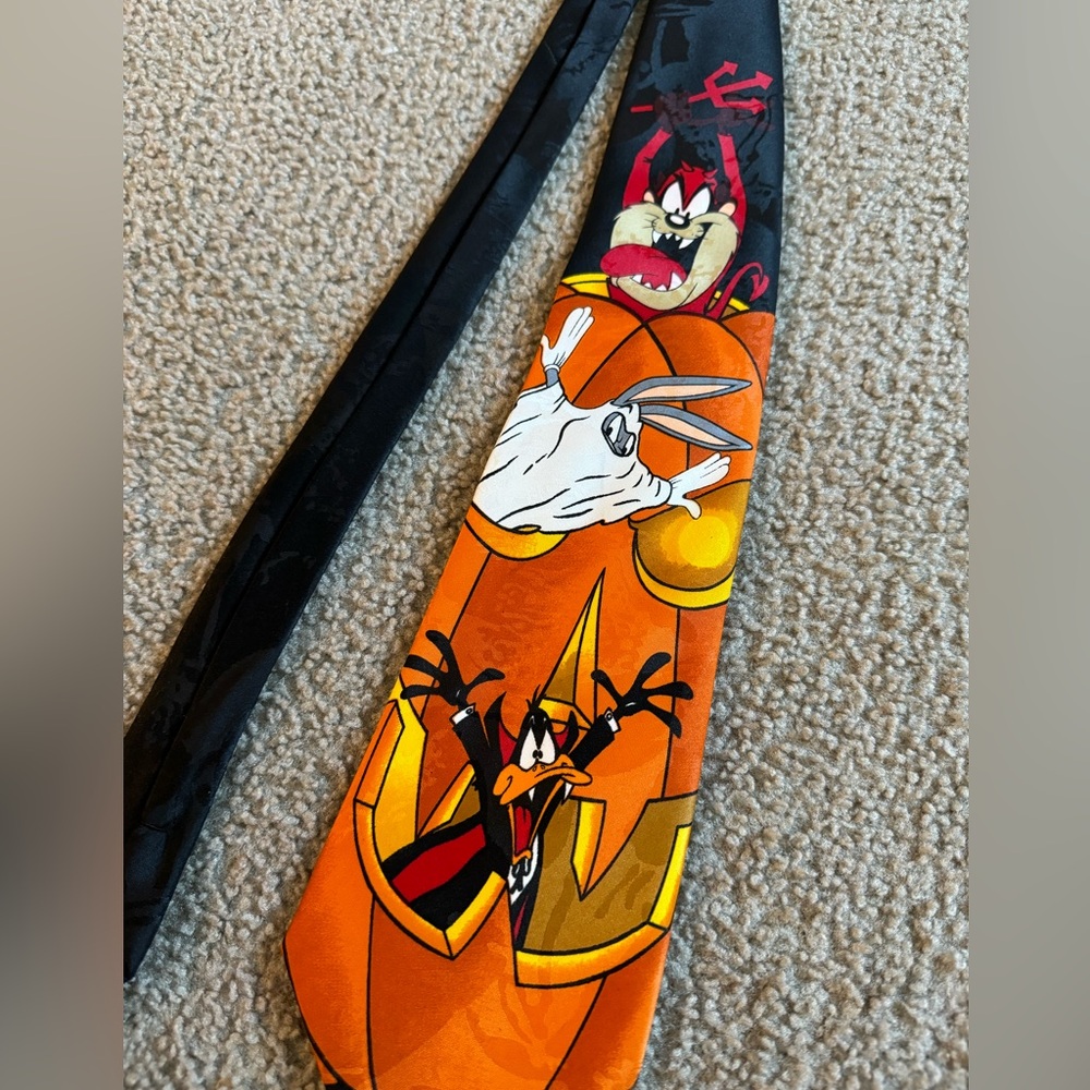 Looney Tunes Mania Halloween tie